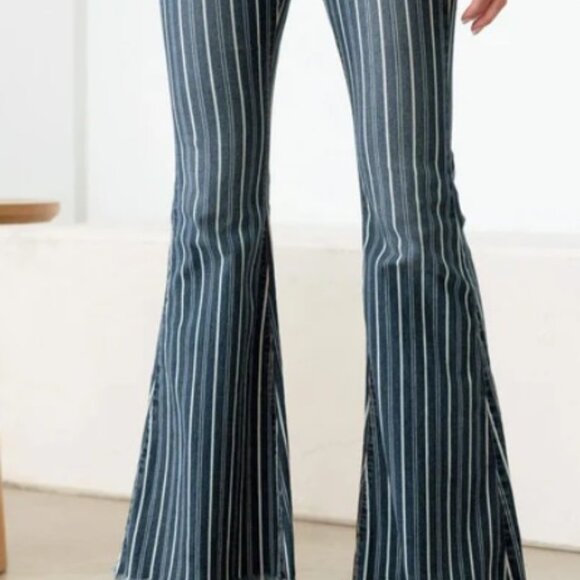 UNIQ BY LITZ - Mid Waist Striped Flare Jeans - Picture 7 of 8